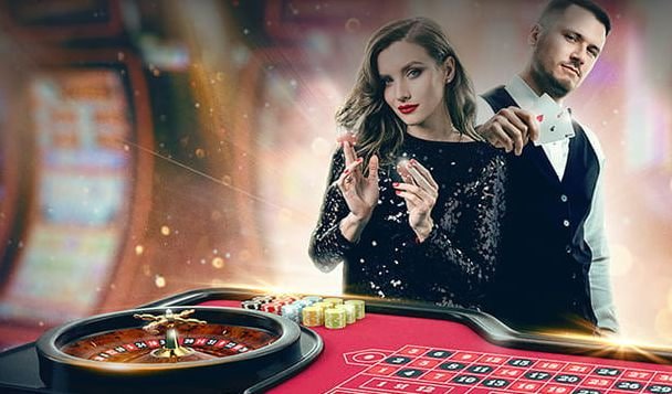 holyslot77 login Super Sic Bo live-dealer studio with three dice and betting interface